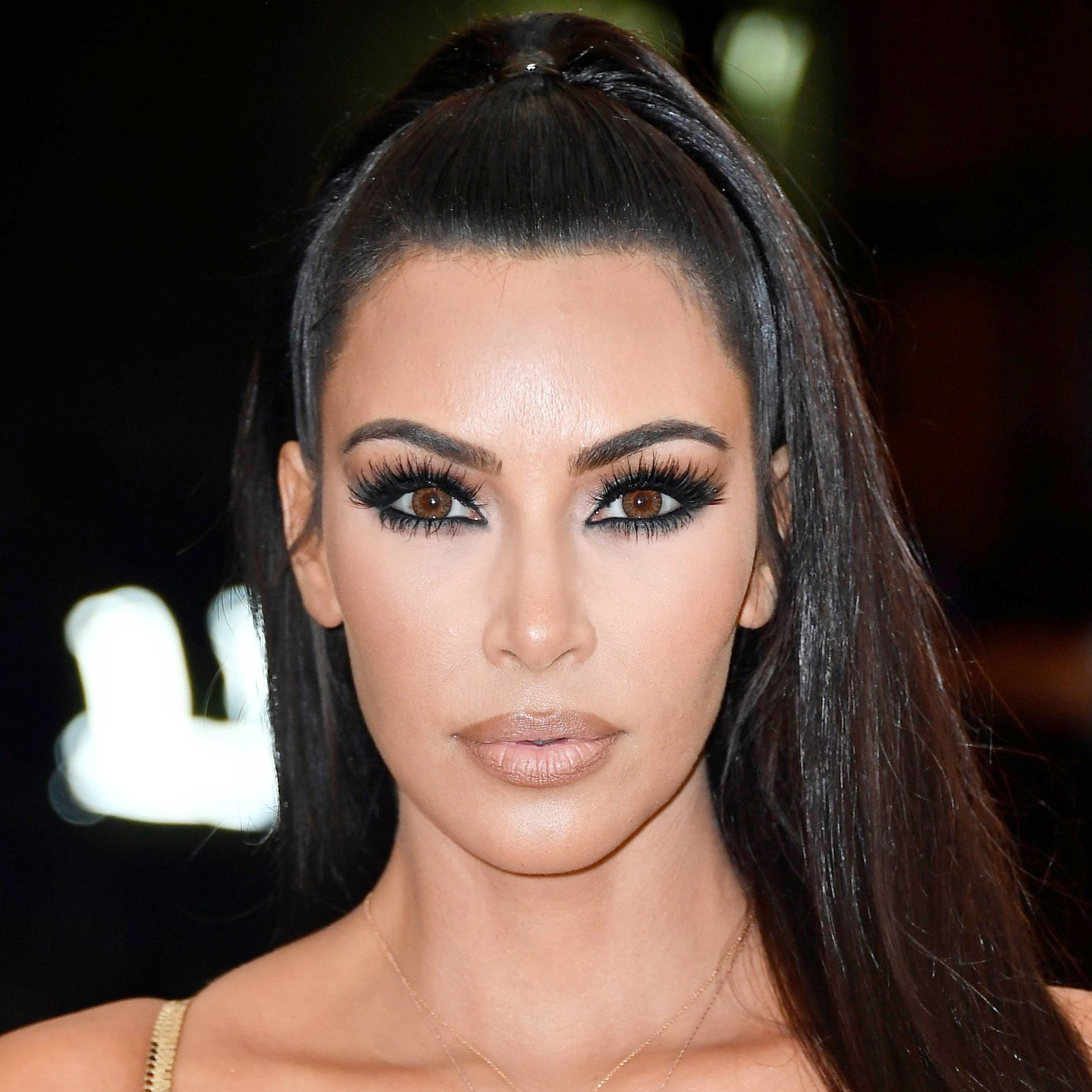 eetlust logboek Boven hoofd en schouder The Secret To Kim Kardashian's Eyes At The Met Gala 2018 - Luxe Lenses
